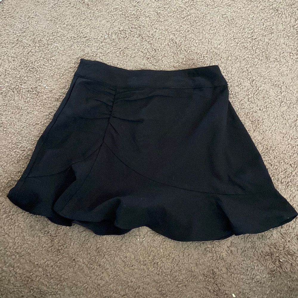 black mini skirt from superdown! only tight on the waist, then flowy